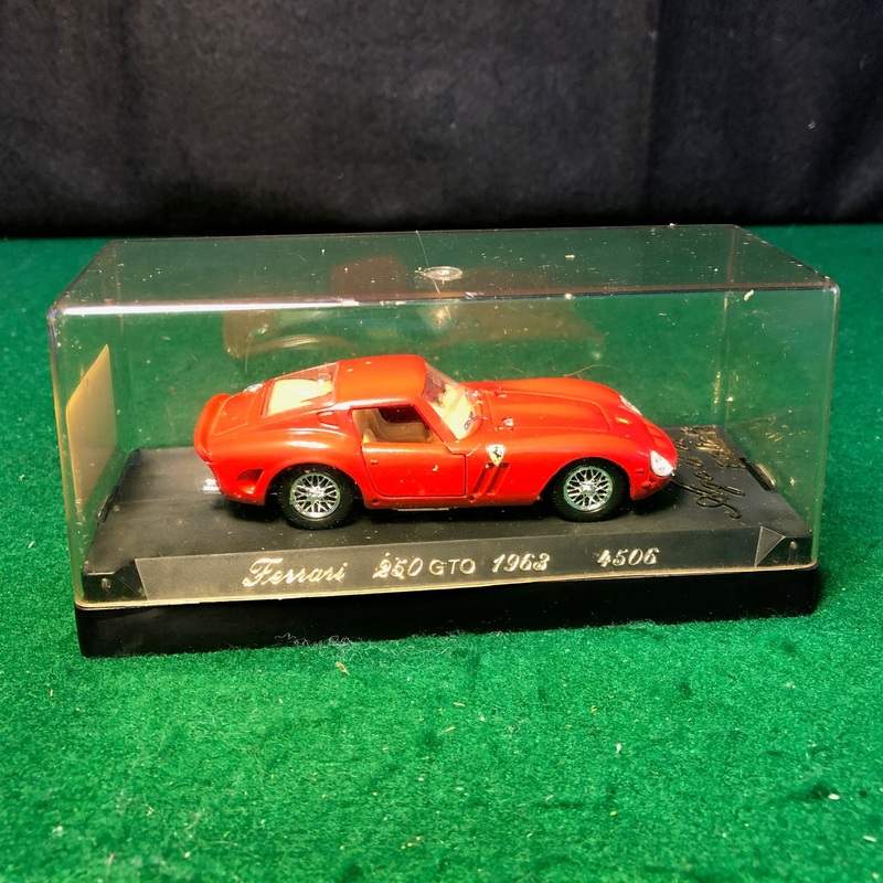 Ferrari 250 GTO 1964 Red by Solido 1:43 (4506)(Black base)