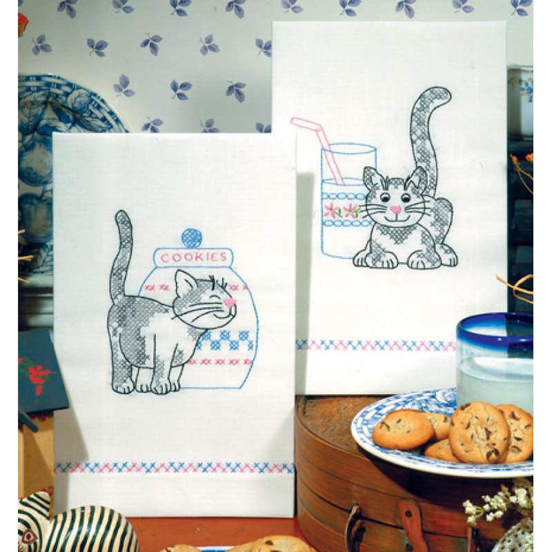 Towels Stamped for Embroidery T2 Kittens