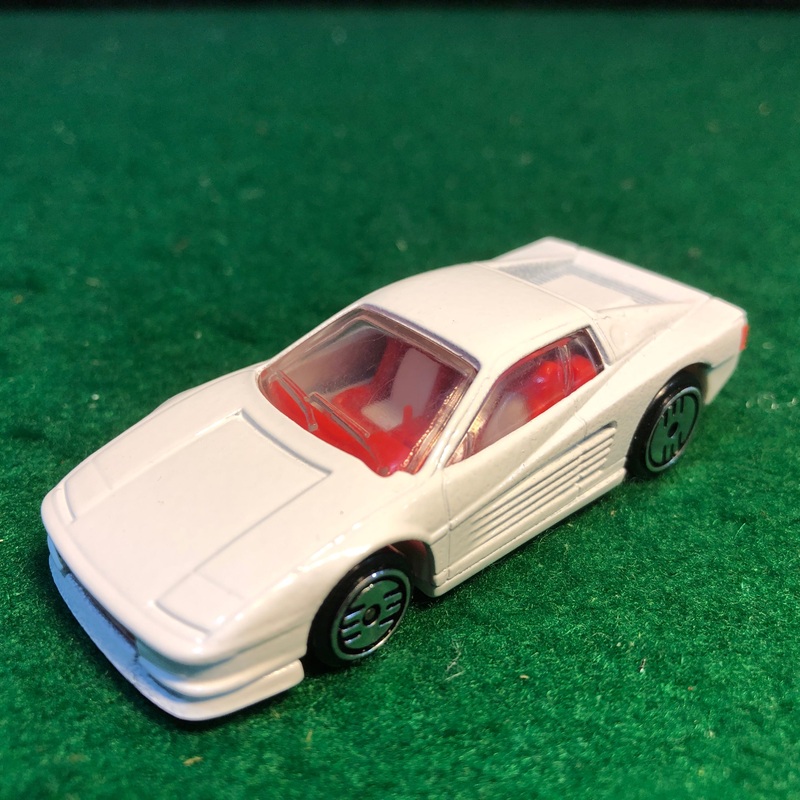 Ferrari Testarossa White by HotWheels 1:64 (UH)(1897)(No box)