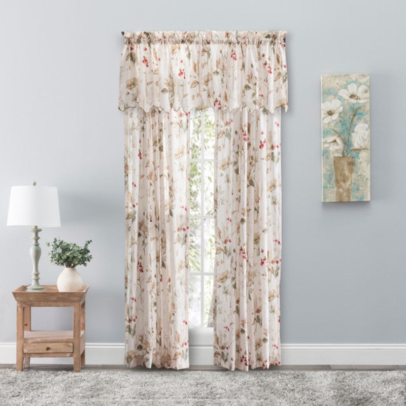 Sophia Floral Curtains 135 Valance (48″W x 15″L)