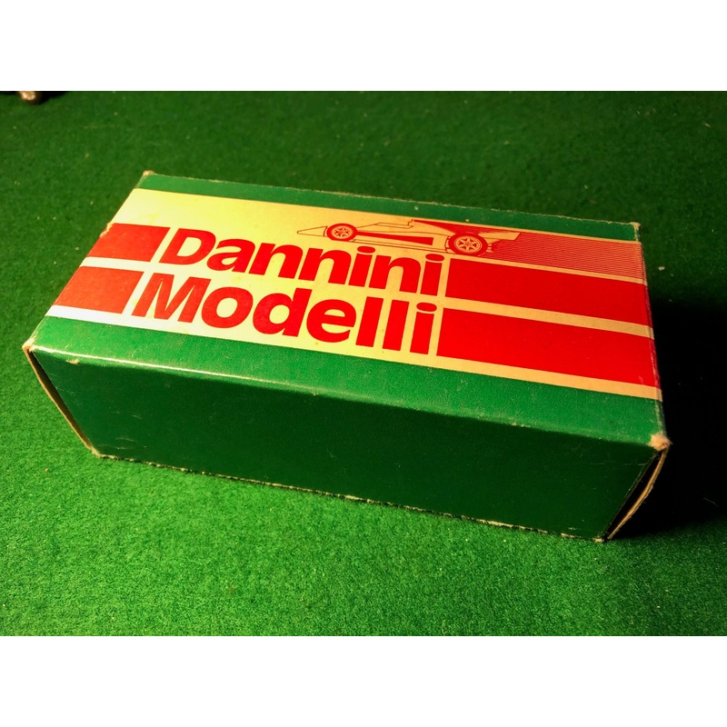 Ferrari 250 GTE 2+2 Kit by Dannini 1:43 (DN4)
