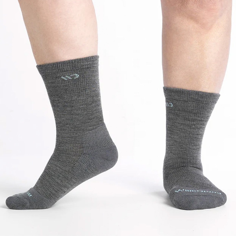Women’s Solid Basic Cushioned Crew Socks 9504 Black Medium